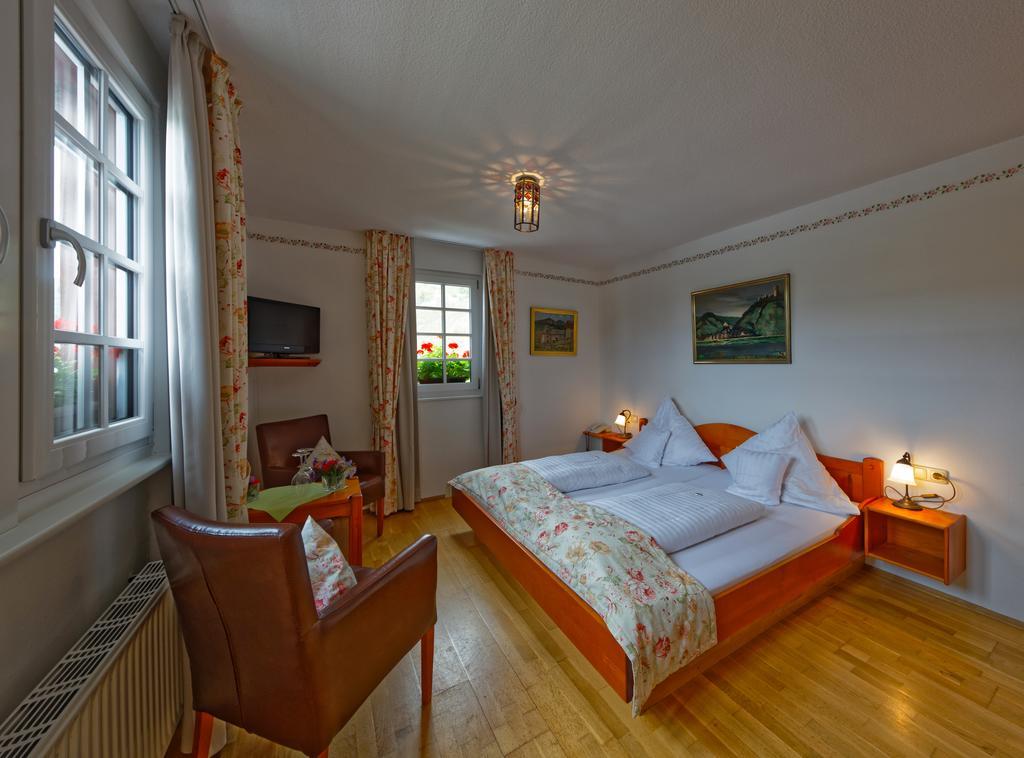 拜尔施泰因Altes Zollhaus住宿加早餐旅馆 外观 照片
